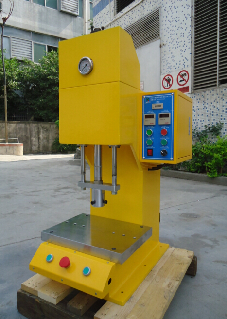 枣庄力邦机械生产的小型台式油压机图片